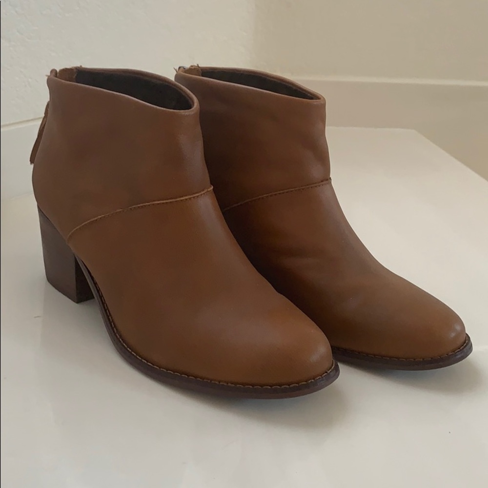 TOMS Leila Bootie - Size 8.5